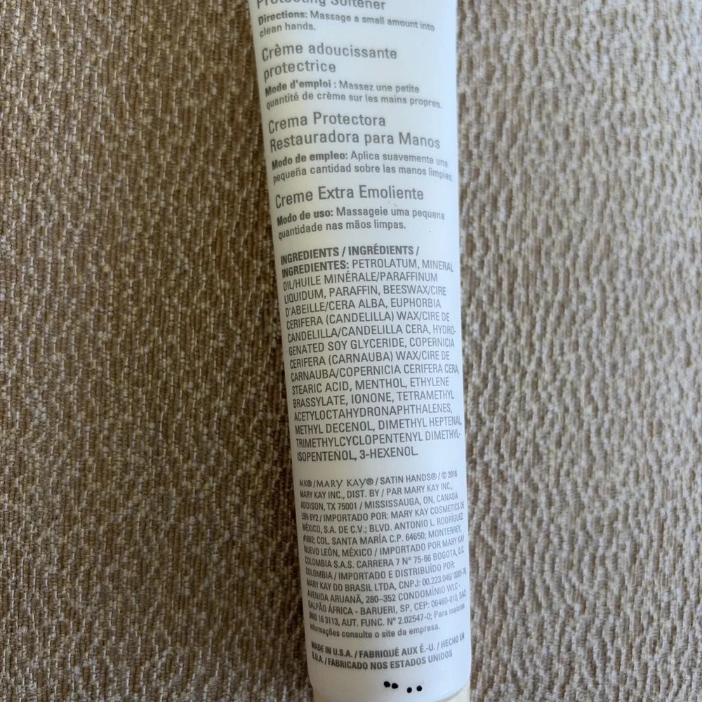 Mary Kay Satin Hands Protecting Softener Cream, Fragrance-Free, 2.1 oz, Hand - Picture 3 of 3